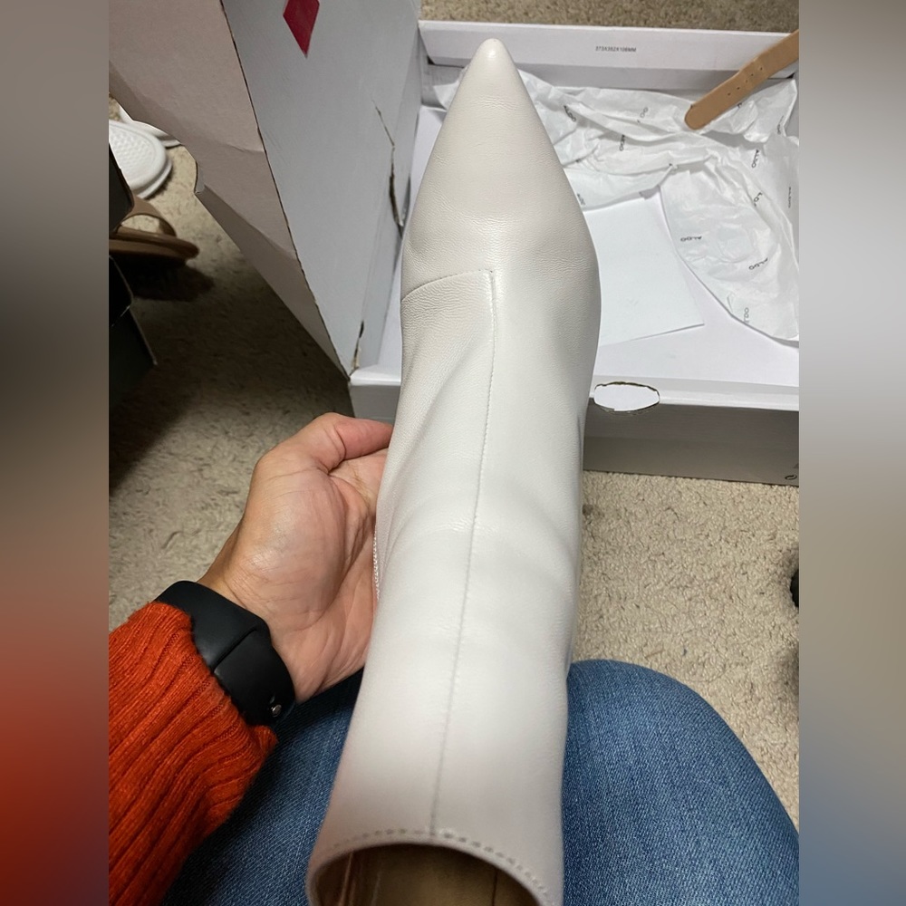 Express Women’s Boots - Picture 4 of 6